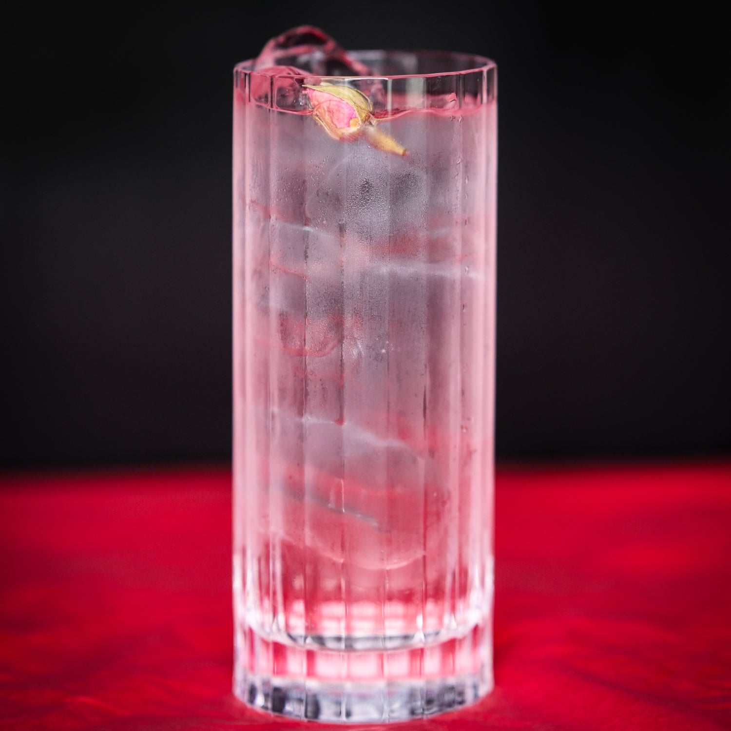 Pink Gin, Tilsat champagne (35 cl)